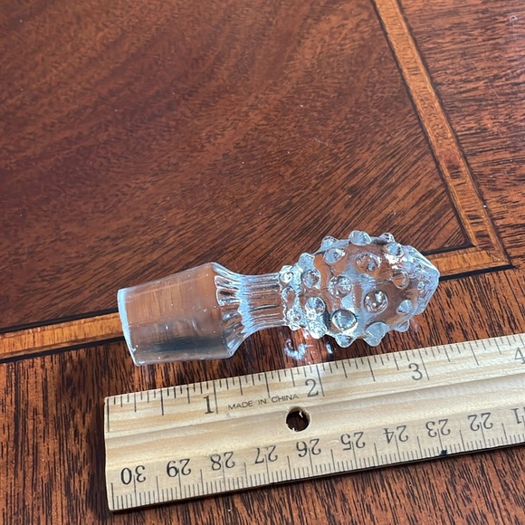 beautiful Fenton Cranberry opalescent Hobnail Cruet with stopper. - Picture 12 of 15